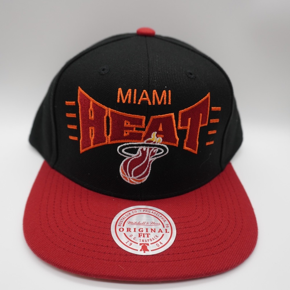 Mitchell & Ness Miami Heat Snapback Hat Mens OSFM Black Red Retro Badge NBA Cap